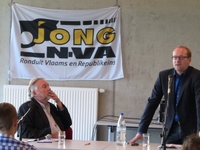 Moderator Wilfried Haesen en Ben Weyts